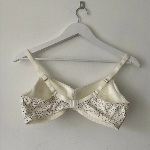 M&S Winter White Non-wired Lightly Padded Bra  36A, 36B, 38A - Picture 4 of 5